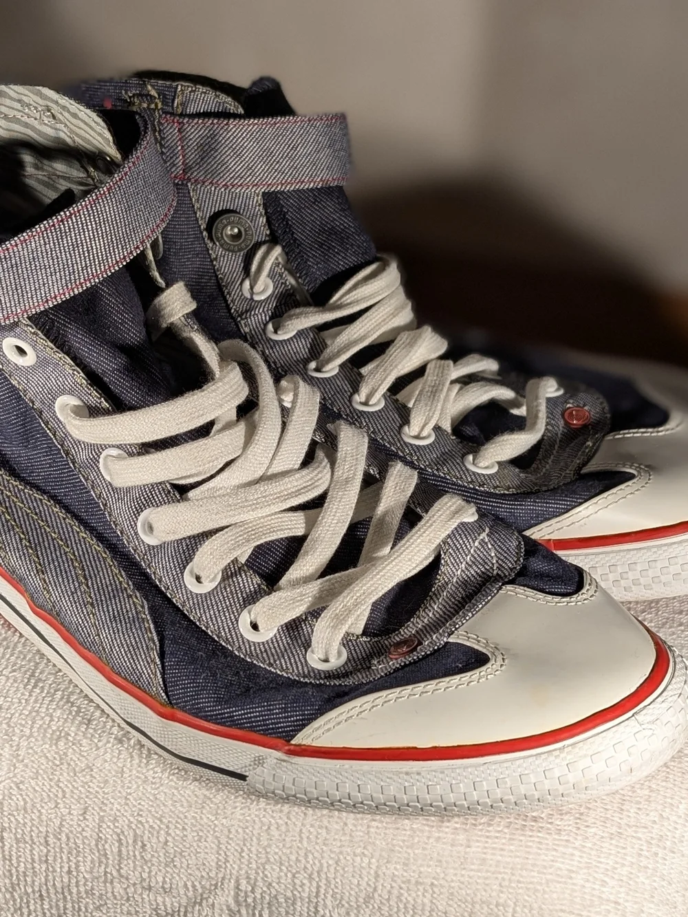 Men's High-Top Canvas Sneakers in Navy and White